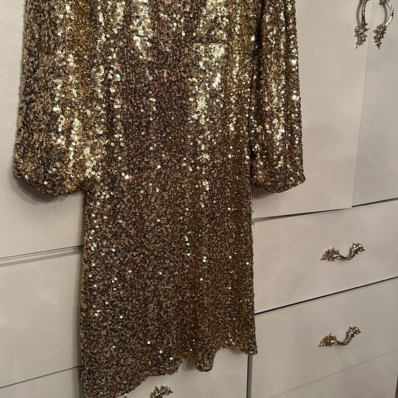 Gorgeous sequin dress! Holiday! - Picture 6 of 6